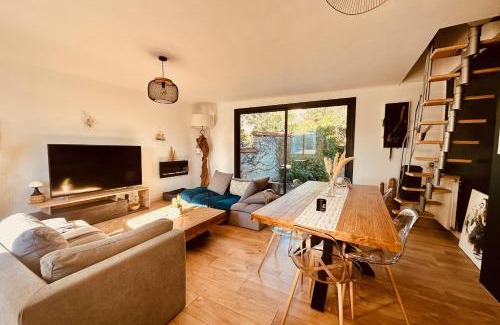 Cadereau Casa | La Maison de la fontaine - Jardin et jacuzzi