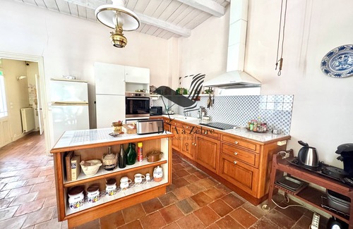 Rochefort Casa | La Maison de la Glycine - Located in the heart of town