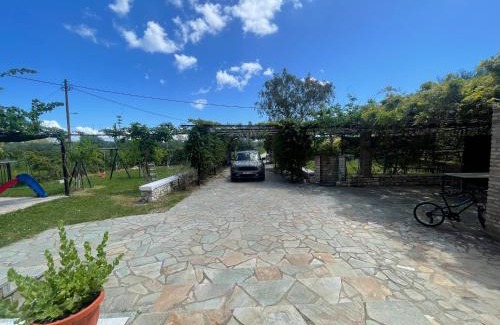 Molos Casa | La Maison de la Riviere