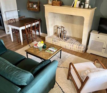 Apremont-sur-Allier Casa | La maison de la tour