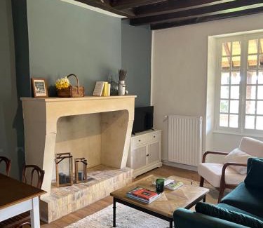 Apremont-sur-Allier Casa | La maison de la tour
