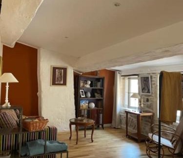Tournus Casa | La maison de Lea, chambres d'hôtes de 14 couchages