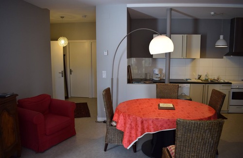 Cajarc Apartamento | La Maison de Lise, 90 m² en la planta baja, 4 personas, piscina privada.