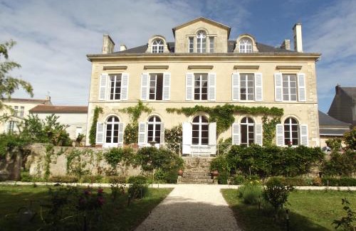 Fontenay-le-Comte Casa | La Maison De Maitre