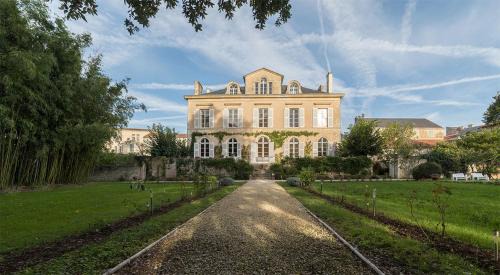Fontenay-le-Comte Casa | La Maison De Maitre
