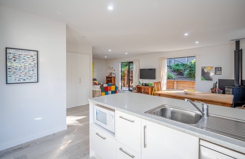 Akaroa Casa | La Maison de Manu Waiata - Akaroa Holiday Home