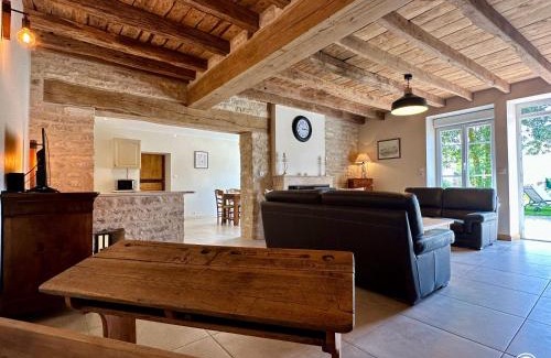 Leuglay Casa | La maison de Marguerite