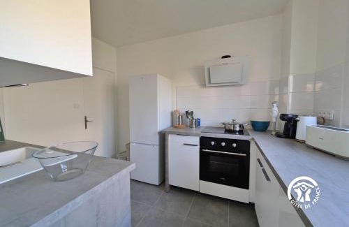 Sainte-Suzanne-and-Chammes Casa | La maison de Sainte Suzanne, 5 pers