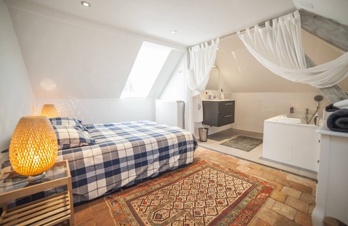 Chablis Casa | 7 Lieux-Casa-Exclusivo-Baño con bañera-Vista a lugar emblemático