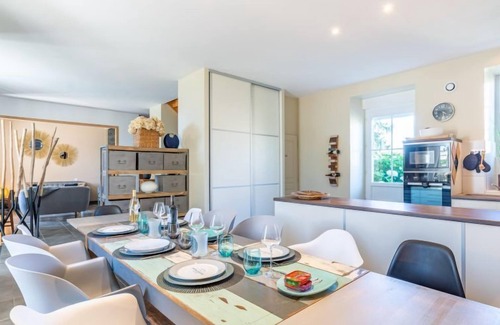 Caden Casa | La Maison des Frères (villa + annexe) by Interhome