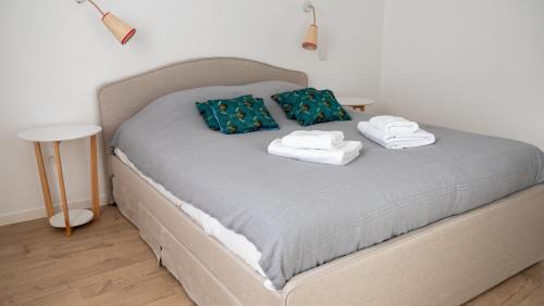 La Motte-du-Caire Cama Y Desayuno | La Maison des Hôtes