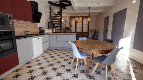 La Motte-du-Caire Cama Y Desayuno | La Maison des Hôtes