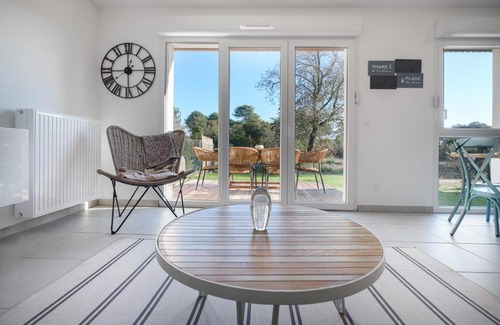Gujan-Mestras Casa | La Maison Des Lys YourHostHelper