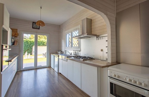 Ares Casa | La maison du Bonheur Ares, 28 pers with swimming pool