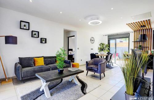 Petite-ÃŽle Villa | La Maison Du Bonheur - Villa moderne avec SPA