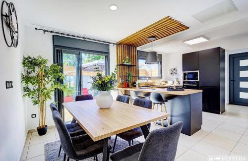 Petite-ÃŽle Villa | La Maison Du Bonheur - Villa moderne avec SPA