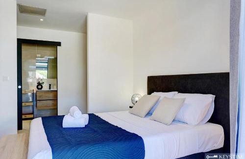 Petite-ÃŽle Villa | La Maison Du Bonheur - Villa moderne avec SPA