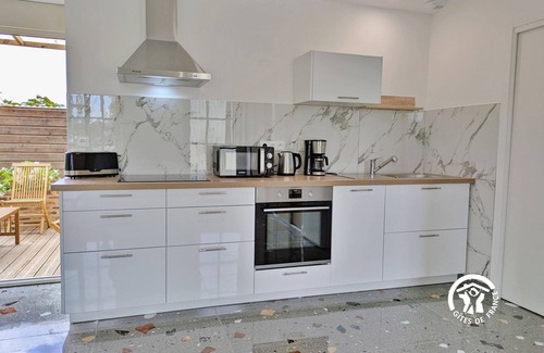 Louverne Apartamento | Casa de campo La Maison du Bourg con terraza y estacionamiento, 4 personas en Louverné