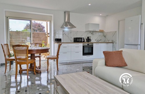 Louverne Apartamento | Casa de campo La Maison du Bourg con terraza y estacionamiento, 4 personas en Louverné