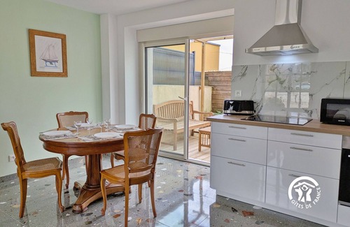 Louverne Apartamento | Casa de campo La Maison du Bourg con terraza y estacionamiento, 4 personas en Louverné