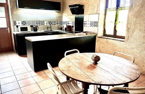 La Celette Casa | La Maison du Bout du Monde pour 6 personnes - Gîte en transition