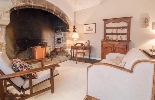Ardes Casa | La Maison du Centaure