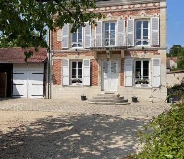Auvers-sur-Oise Cama Y Desayuno | La Maison du Pere Pilon avec petit dejeuner