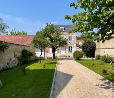 Auvers-sur-Oise Cama Y Desayuno | La Maison du Pere Pilon avec petit dejeuner