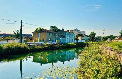 Centre Ville Casa | La Maison du Quai - face à la sèvre niortaise