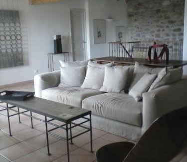 Conilhac-Corbieres Cama Y Desayuno | La Maison Du Ruisseau