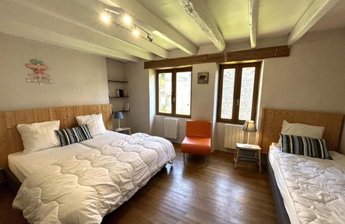 St Georges la Pouge Casa | La maison francois