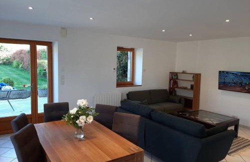 Saint-Sauveur-des-Landes Casa | LA MAISON BLEUE