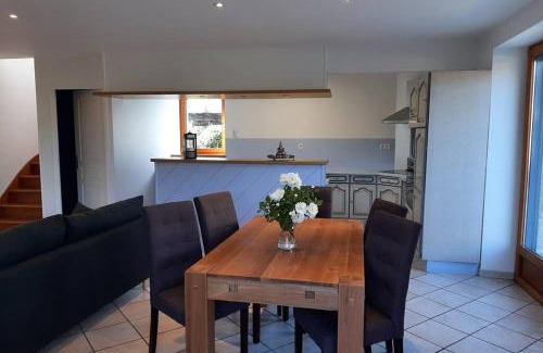 Saint-Sauveur-des-Landes Casa | LA MAISON BLEUE