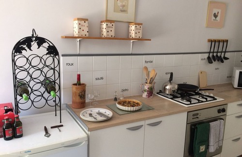 La Villedieu Cabaña | La Maison Glycine. A charming 3 bedroom cottage set in beautiful countryside