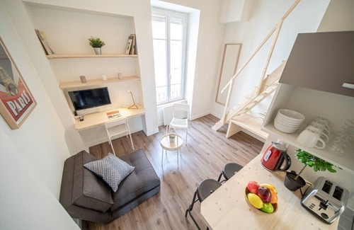 Les Poulettes Apartamento | La Maison Gratte Ciel-Appartement Paris-Jardin