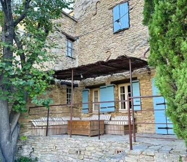 Saumane-de-Vaucluse Casa | La maison Haut-perché townhouse with view and jacuzzi