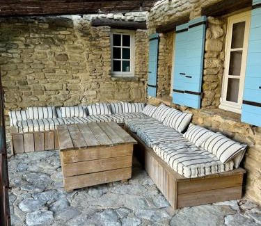 Saumane-de-Vaucluse Casa | La maison Haut-perché townhouse with view and jacuzzi