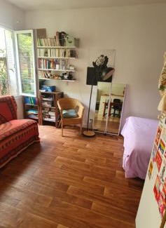 Montreuil Casa | La maison jaune près du métro