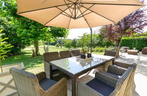 Pontours Casa | La Maison Louverie