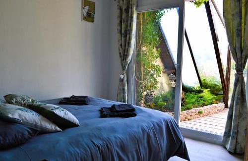 Asnelles Casa | La maison penchée, avec jardin à 50m de la plage