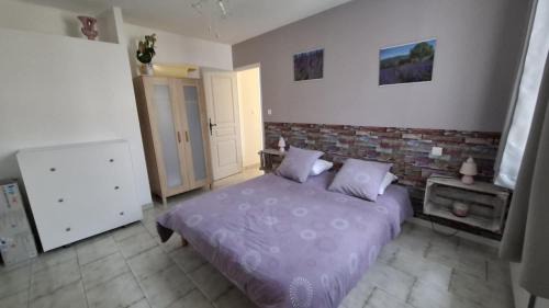 Rochecolombe Apartamento | La maison près de la cascade.