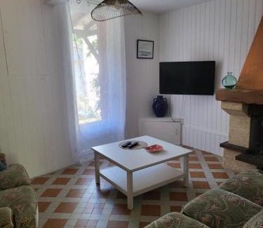 Saujon Casa | La maison rouge paisible maison de pays
