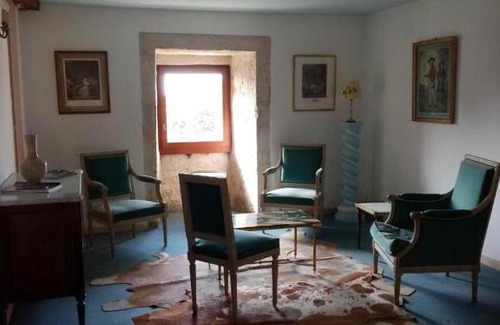 Pesmes Casa | La Maison Royale