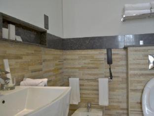 Westlands Hotel | La Maison Royale