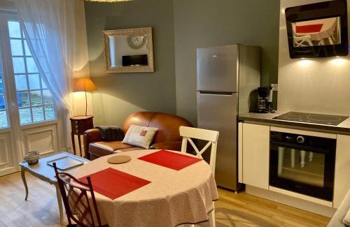 Montargis Apartamento | La maison Virginie 1 à 2 pers charmant central-parking gratuit- linge- fibre- proximité port lac canal piscine