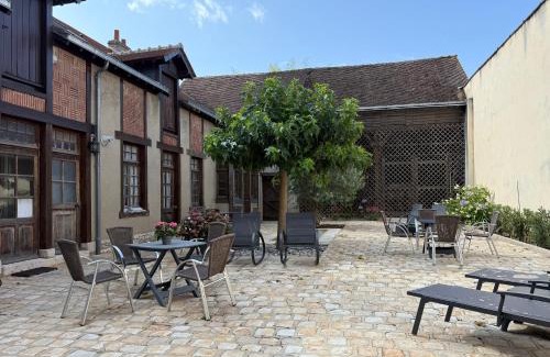 Montargis Apartamento | La maison Virginie 1 à 2 pers charmant central-parking gratuit- linge- fibre- proximité port lac canal piscine