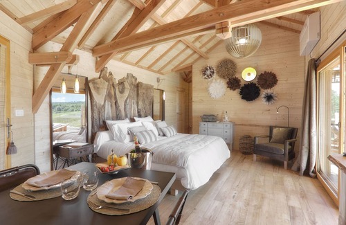 Saint-Martin-des-Combes Casa | La Mandrélie - La Cabane Du Grand Chêne