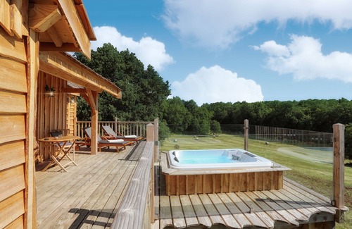 Saint-Martin-des-Combes Casa | La Mandrélie - La Cabane Du Grand Chêne