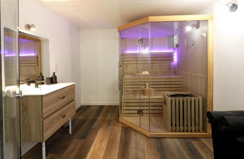 Cerdon Casa | La Marionnade - Maison de village, Sauna, Balnéothérapie, Borne VE