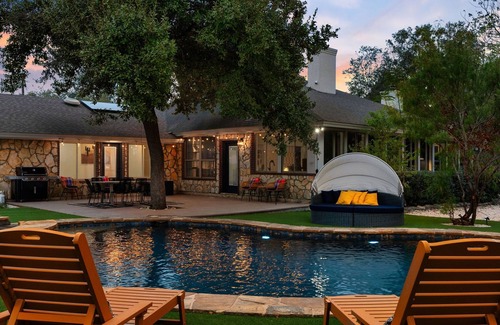 Flournoy Acres Casa | La Mariposa ~ Grand Oasis Big Luxury Home